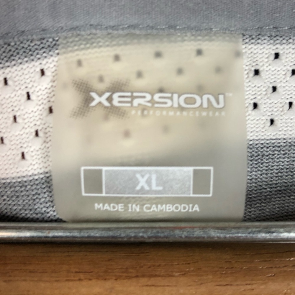 Xersion top. - Picture 2 of 6